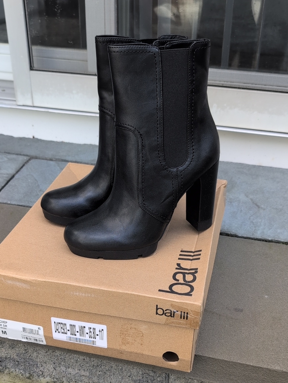 Bar III Black Block Heel Vegan Leather Zip Ankle Bootie. Size 8. NWT